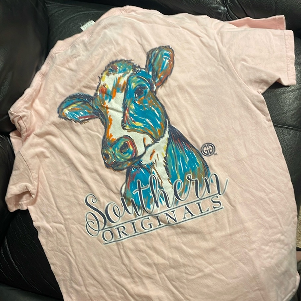 Girlie Girl Originals short sleeve tee size M with cow on back
